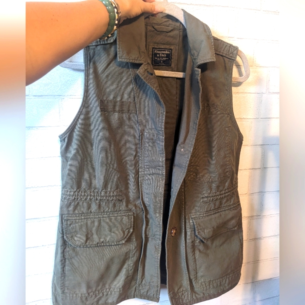 Abercrombie & Fitch green vest